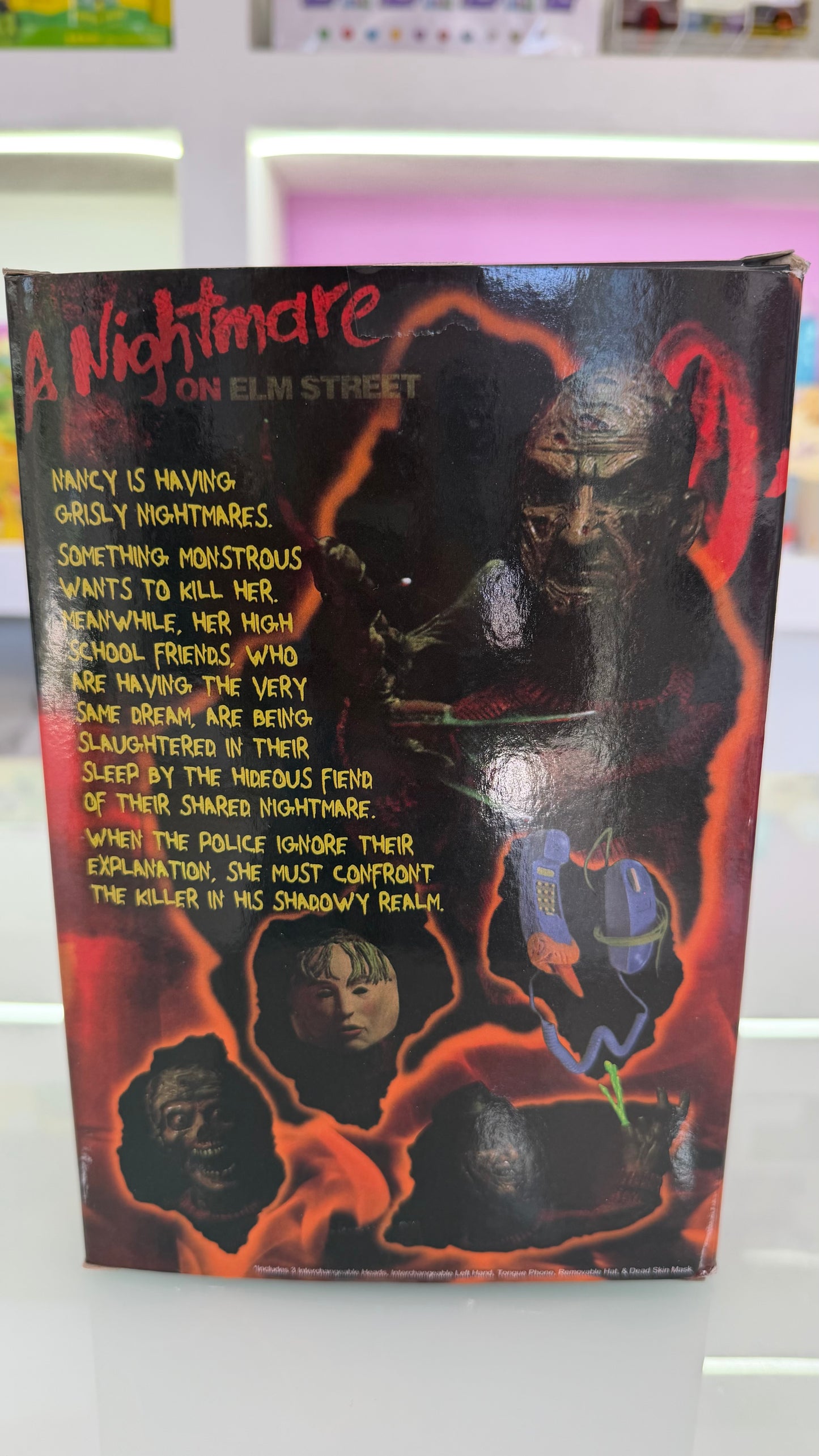 NECA – Freddy Krueger Ultimate Action Figure – A Nightmare on Elm Street – Prodotto ufficiale da collezione