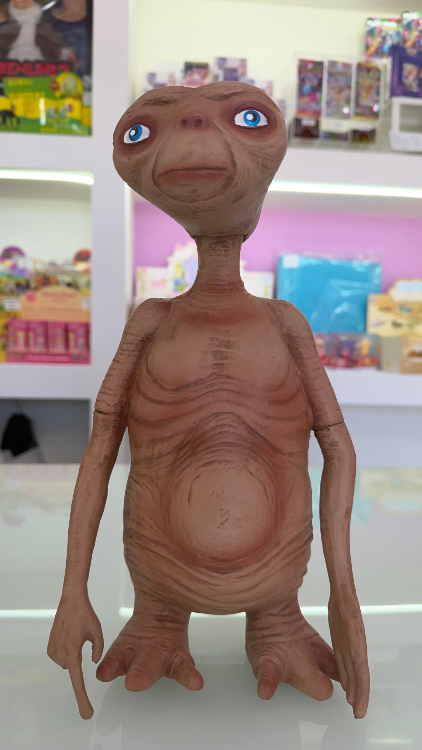 E.T. Large Collectible Figure – E.T. the Extra-Terrestrial – Statua da collezione 30 cm