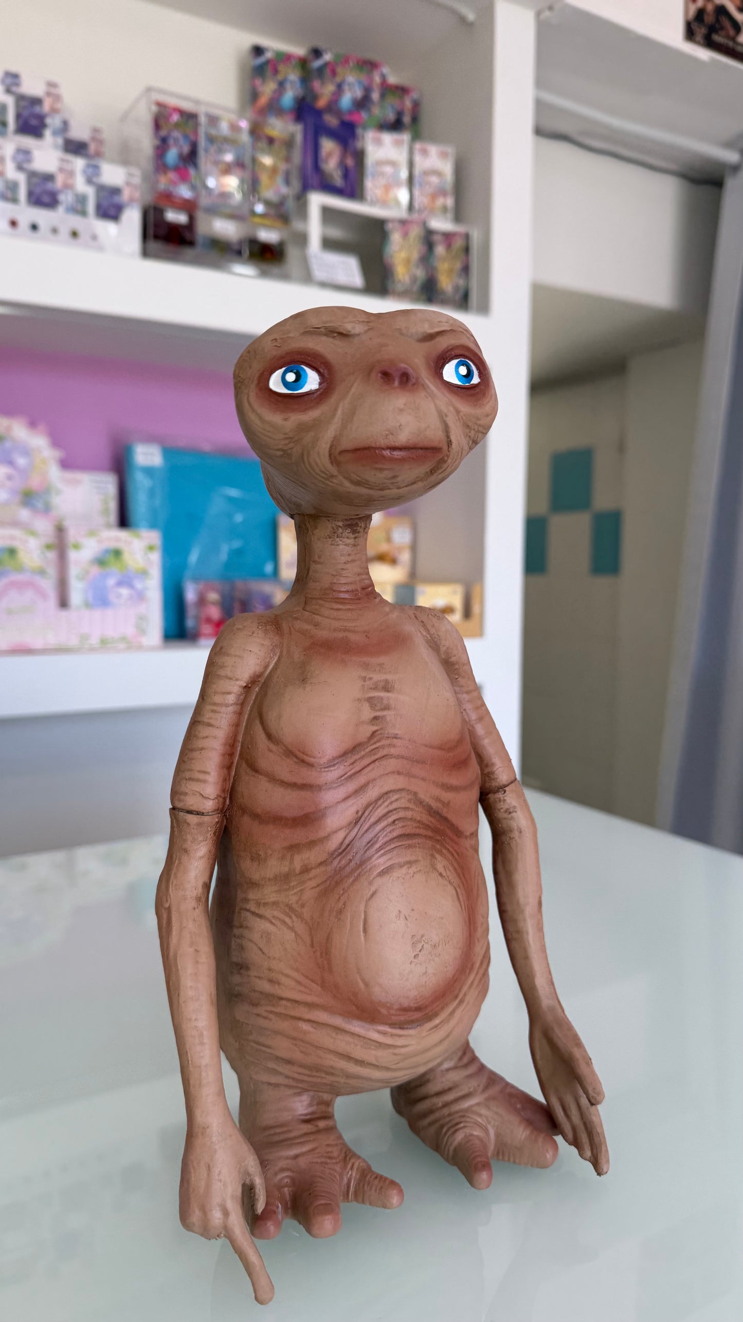 E.T. Large Collectible Figure – E.T. the Extra-Terrestrial – Statua da collezione 30 cm