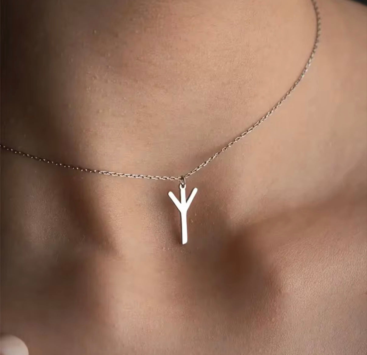 Collana Runa Algiz Attivata ✨ – Talismano Nordico di Protezione in Acciaio Inox ✨

Protezione • Forza • Energia Spirituale