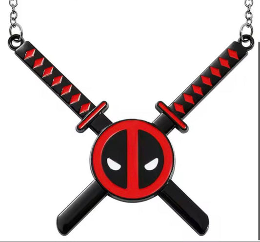 Collana con Maschera Rossa e Spade Incrociate – Stile Superhero