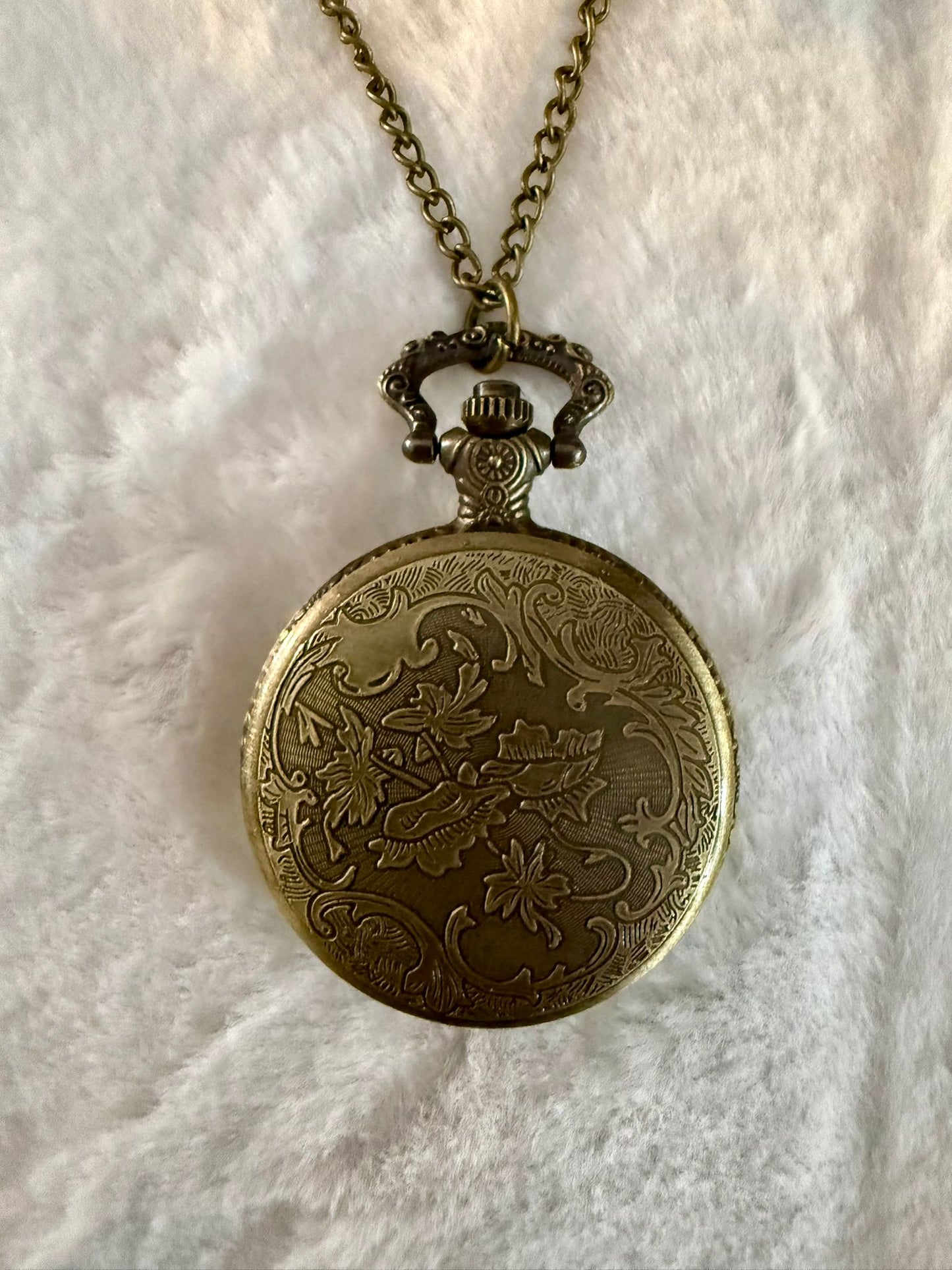 Orologio Collana “Naruto” – Simbolo della Foglia (metallo, funzionante)